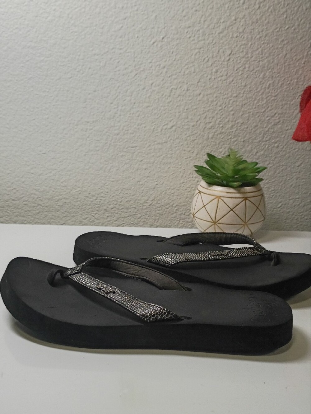 Reef Women's Black Flip Flop Sandals with Silver Rhinestone Straps - Picture 11 of 11